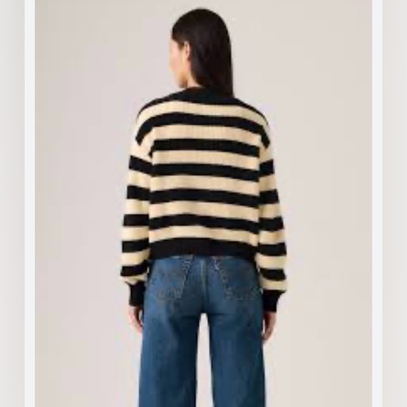 Levi's Women's Snowflake Cardigan Button Front Cream/Black - Size M - NWT - Picture 2 of 8